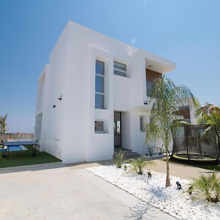 Villa Lynn Boutique Beachfront Ayia Napa Esterno foto