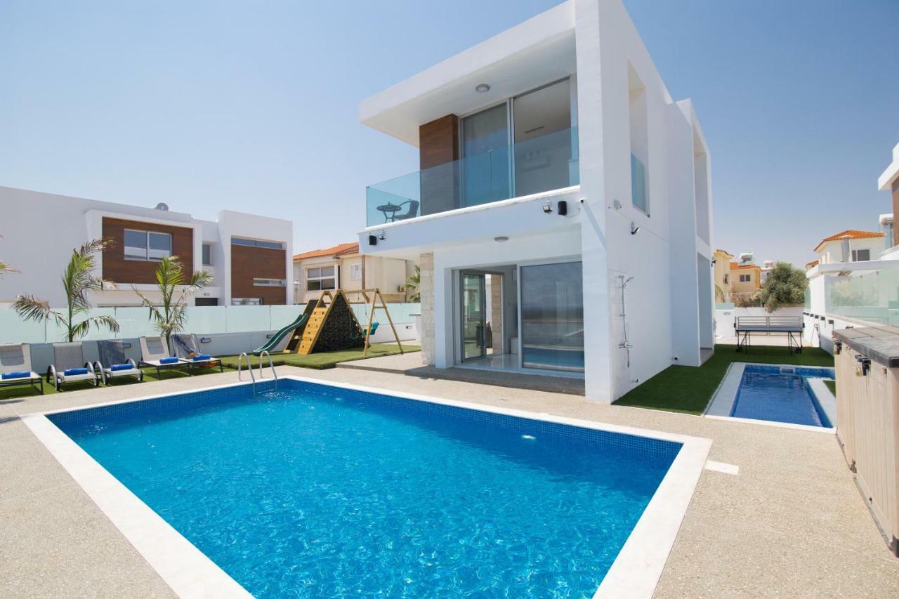 Villa Lynn Boutique Beachfront Ayia Napa Esterno foto